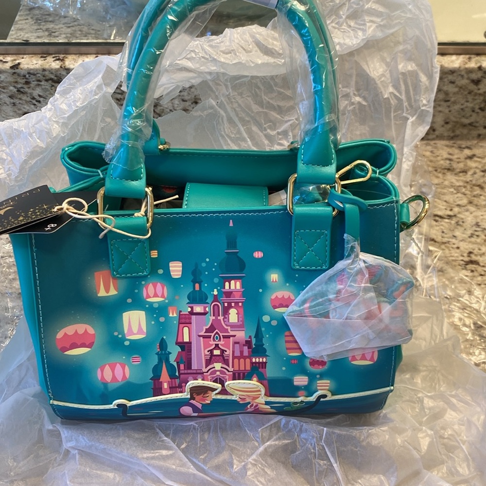 ✨✨SOLD✨✨Loungefly Disney Tangled Rapunzel Castle Glow in the Dark Crossbody Bag - Picture 1 of 14